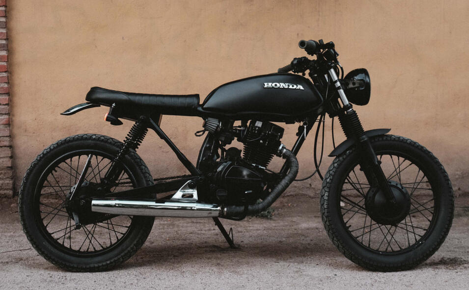 Sayu Customs Black Honda